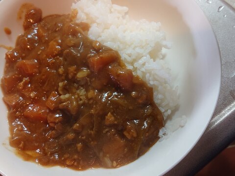 サイコロにんじんカレー